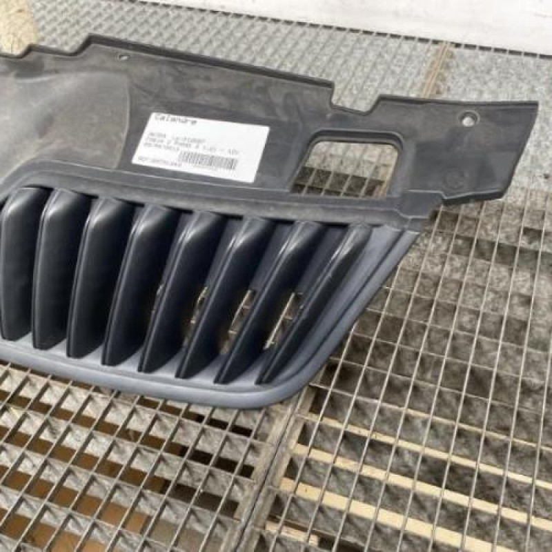 Calandre SKODA FABIA 2 Photo n°3
