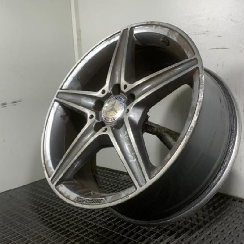 Jante MERCEDES CLASSE C 205 Photo n°4