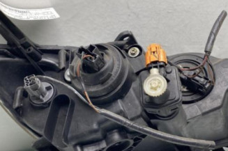 Optique avant principal gauche (feux)(phare) MAZDA 3 1