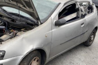 Optique avant principal gauche (feux)(phare) FIAT PUNTO 2
