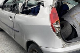 Optique avant principal gauche (feux)(phare) FIAT PUNTO 2