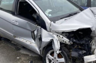 Feu arriere secondaire droit (feux) MERCEDES CLASSE B 245