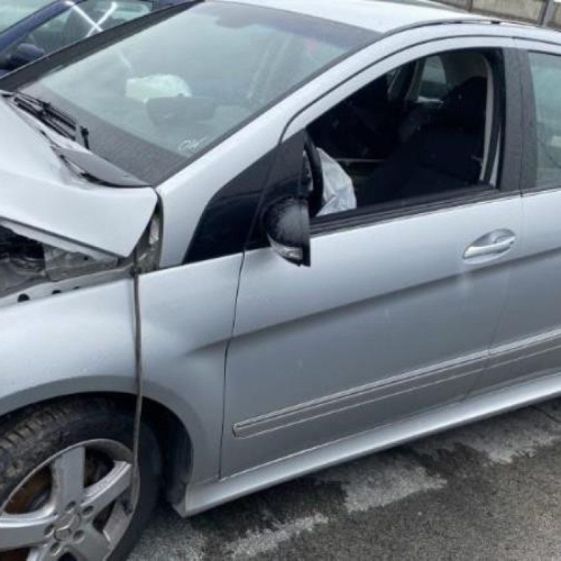 Feu arriere secondaire droit (feux) MERCEDES CLASSE B 245 Photo n°12