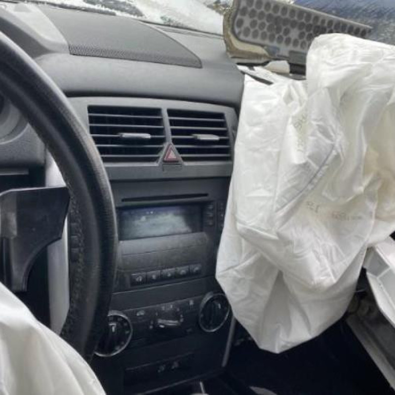 Feu arriere secondaire droit (feux) MERCEDES CLASSE B 245 Photo n°19