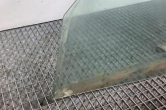 Vitre avant gauche CITROEN SAXO