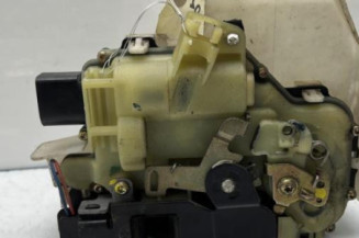 Serrure avant droit VOLKSWAGEN PASSAT 4