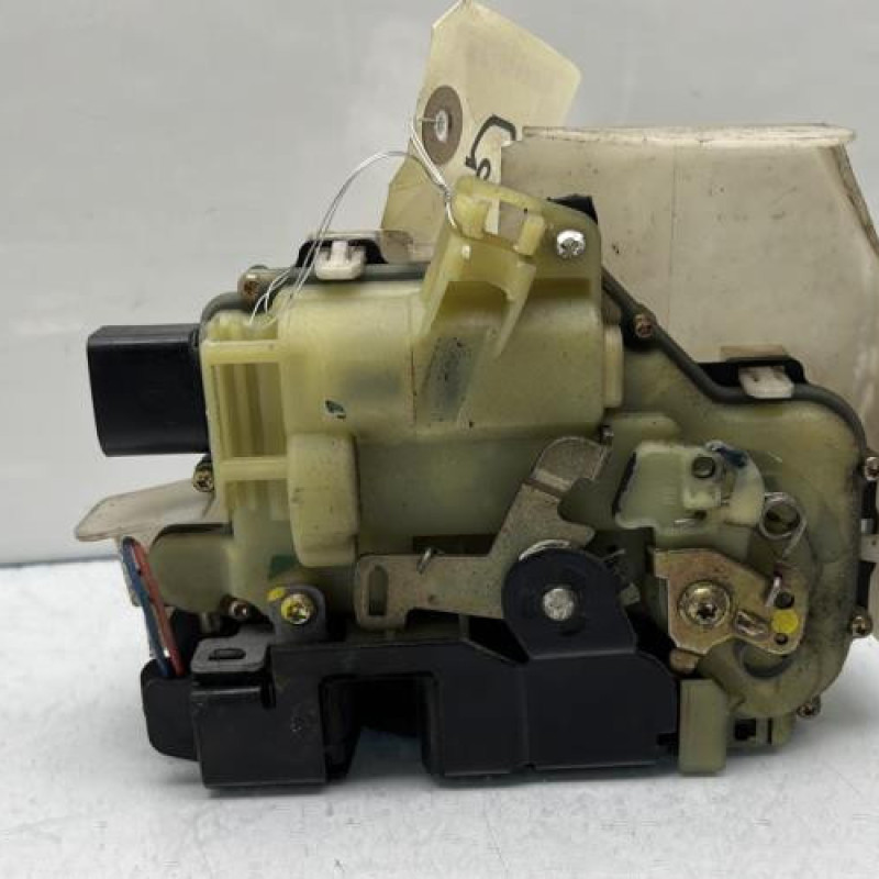 Serrure avant droit VOLKSWAGEN PASSAT 4 Photo n°3