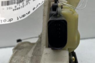 Serrure avant droit VOLKSWAGEN PASSAT 4