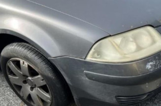 Serrure avant droit VOLKSWAGEN PASSAT 4