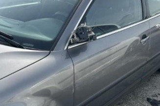 Serrure avant droit VOLKSWAGEN PASSAT 4