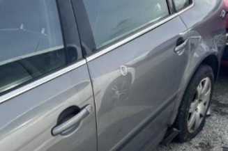 Serrure avant droit VOLKSWAGEN PASSAT 4