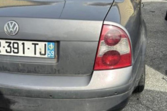 Serrure avant droit VOLKSWAGEN PASSAT 4