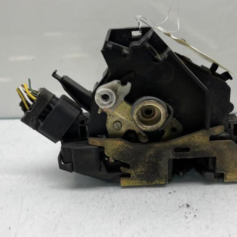 Serrure avant droit FORD FOCUS 1 Photo n°5