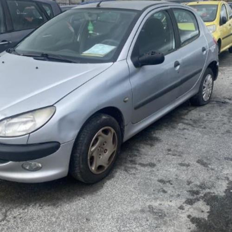 Anti brouillard arriere PEUGEOT 206 Photo n°5