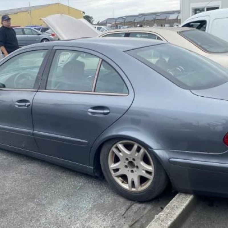 Serrure avant droit MERCEDES CLASSE E 211 Photo n°5