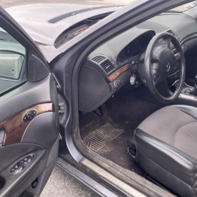 Serrure avant droit MERCEDES CLASSE E 211 Photo n°7