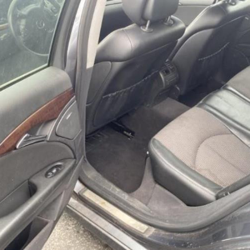Serrure avant droit MERCEDES CLASSE E 211 Photo n°8