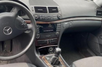 Serrure avant droit MERCEDES CLASSE E 211