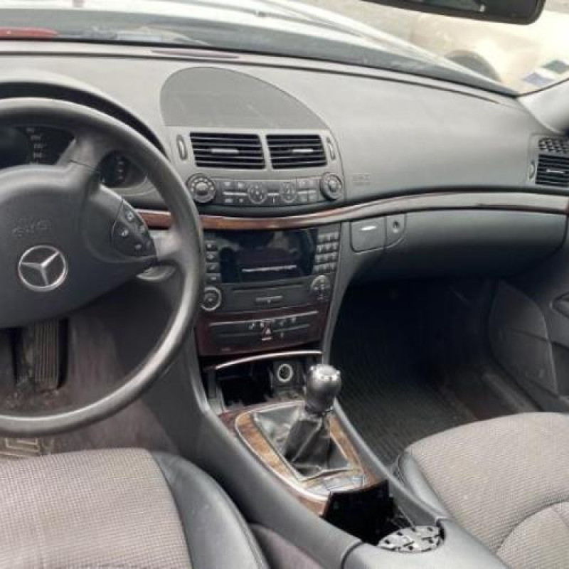 Serrure avant droit MERCEDES CLASSE E 211 Photo n°10