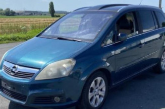 Boite a gants OPEL ZAFIRA B Photo n°1