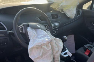Aile avant droit RENAULT GRAND SCENIC 3