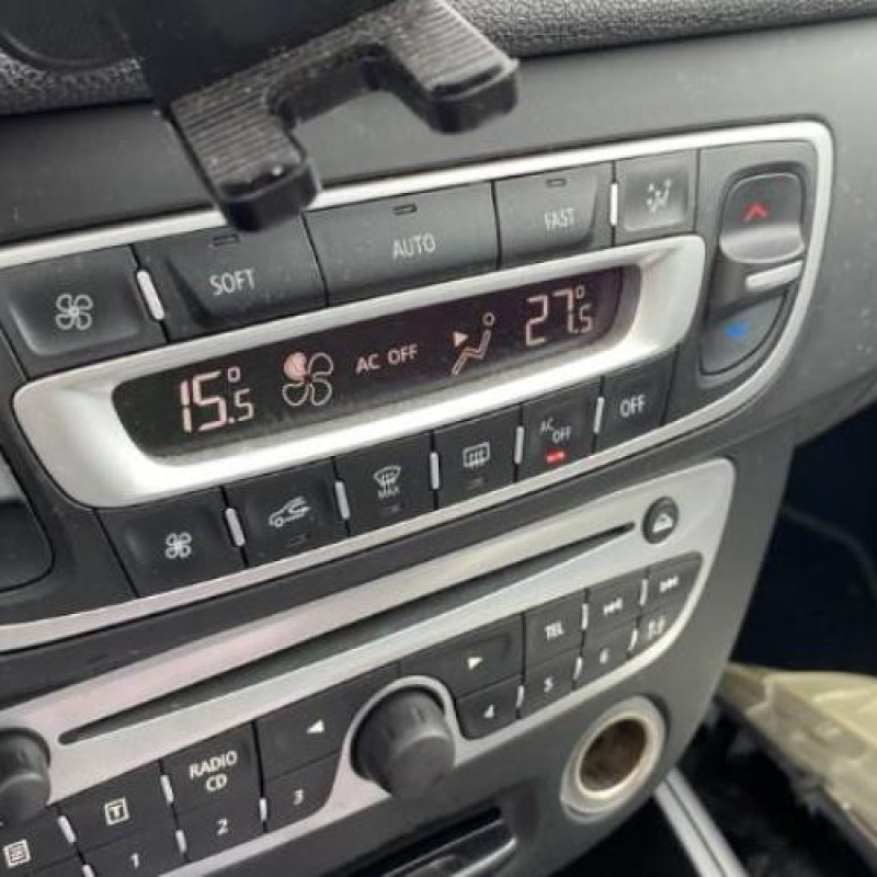 Bouton de coffre RENAULT MEGANE 3 Photo n°16
