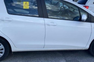Serrure avant droit TOYOTA YARIS 3