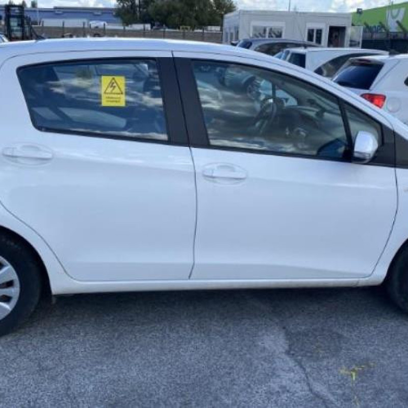 Serrure avant droit TOYOTA YARIS 3 Photo n°8