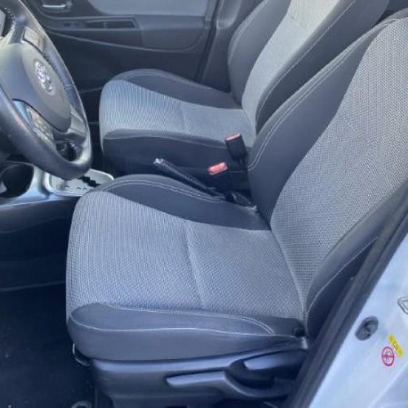 Serrure avant droit TOYOTA YARIS 3 Photo n°11