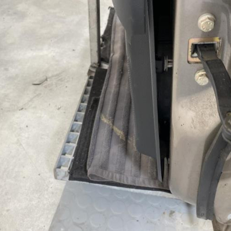 Porte avant gauche NISSAN NOTE 1 Photo n°6