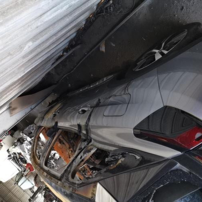 Crosse arriere droit PEUGEOT 3008 2 Photo n°8