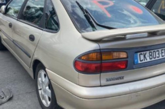Leve vitre electrique avant droit RENAULT LAGUNA 1