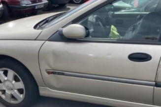 Leve vitre electrique avant droit RENAULT LAGUNA 1