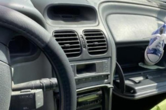 Leve vitre electrique avant droit RENAULT LAGUNA 1