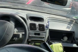 Leve vitre electrique avant droit RENAULT LAGUNA 1