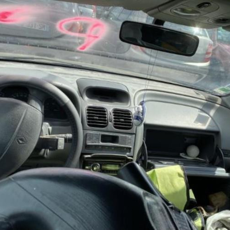 Leve vitre electrique avant droit RENAULT LAGUNA 1 Photo n°20