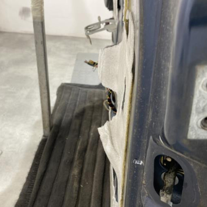Porte avant gauche PEUGEOT 406 Photo n°3