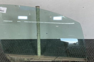 Vitre avant droit TOYOTA YARIS 3 Photo n°1