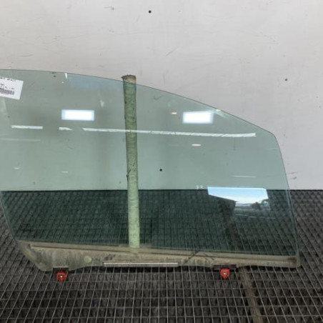 Vitre avant droit TOYOTA YARIS 3 Photo n°1
