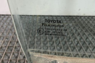 Vitre avant droit TOYOTA YARIS 3