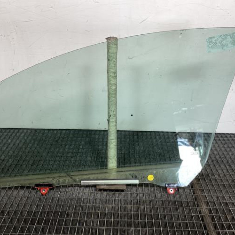 Vitre avant droit TOYOTA YARIS 3 Photo n°7
