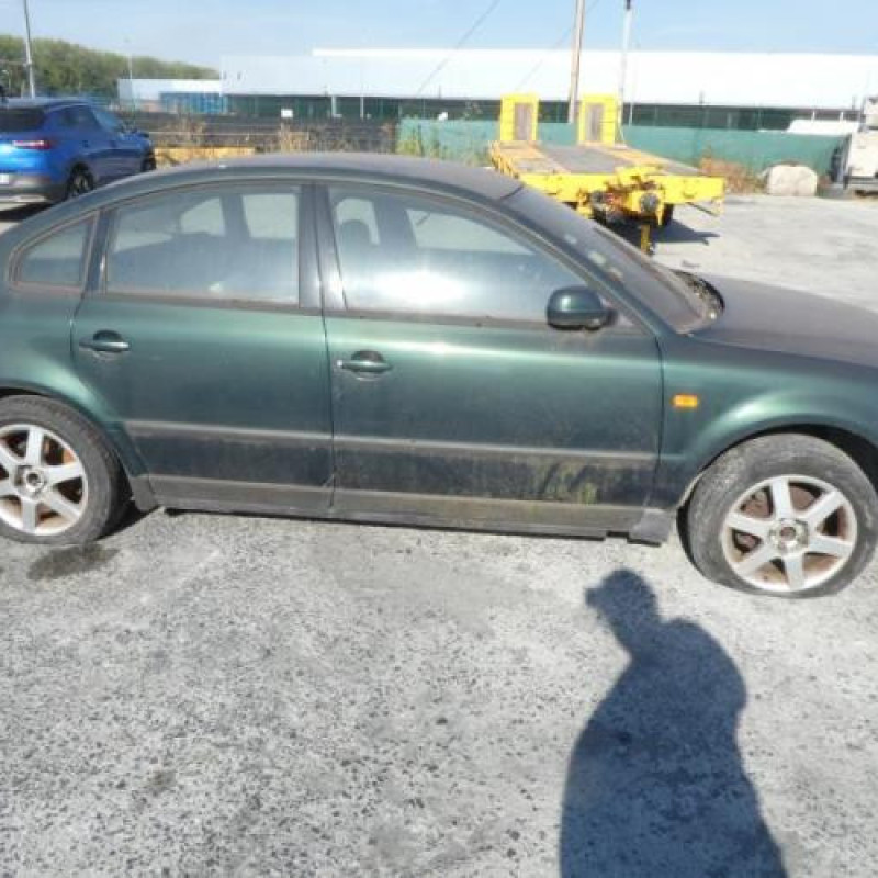 Aile avant droit VOLKSWAGEN PASSAT 4 Photo n°8