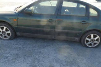 Aile avant droit VOLKSWAGEN PASSAT 4
