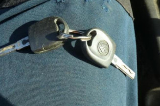 Aile avant droit VOLKSWAGEN PASSAT 4