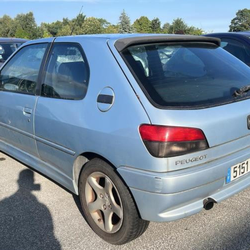 Malle/Hayon arriere PEUGEOT 306 Photo n°17