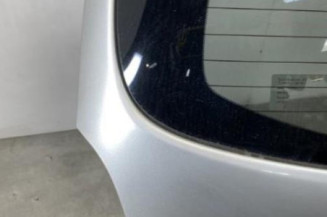 Malle/Hayon arriere TOYOTA COROLLA VERSO 2