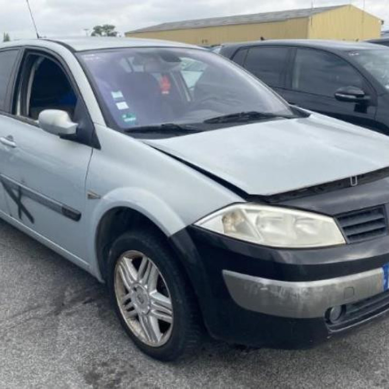 Pare choc avant RENAULT MEGANE 2 Photo n°8