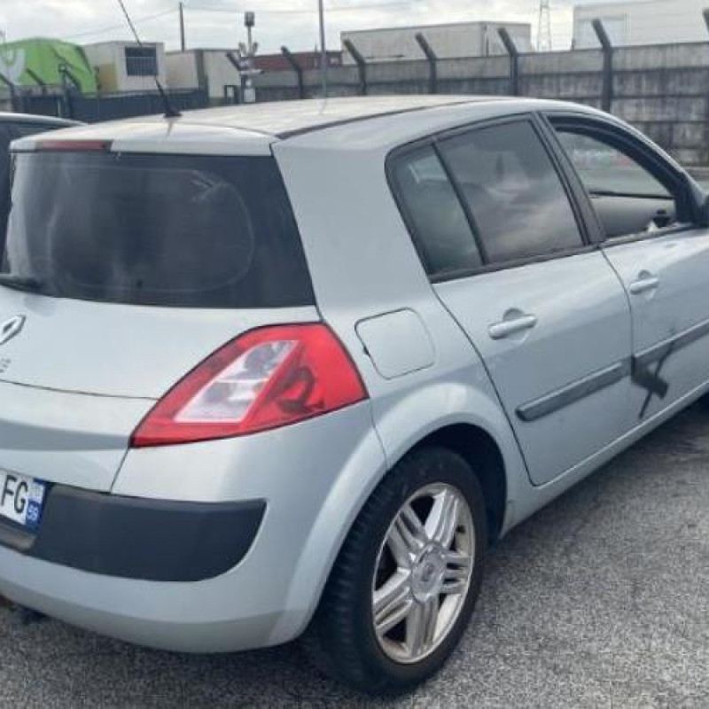 Pare choc avant RENAULT MEGANE 2 Photo n°9