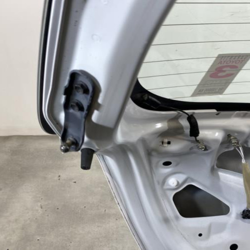 Malle/Hayon arriere TOYOTA YARIS 3 Photo n°13