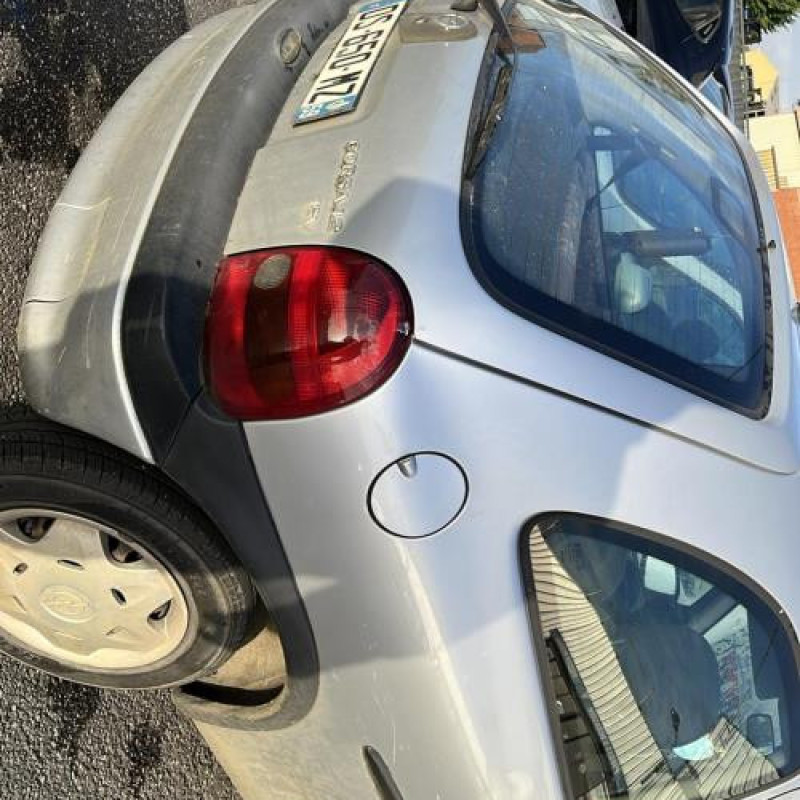 Moteur OPEL CORSA B Photo n°4